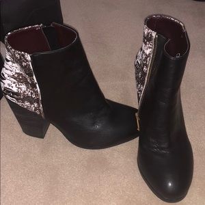 LF - Report Signature booties / Lightly worn